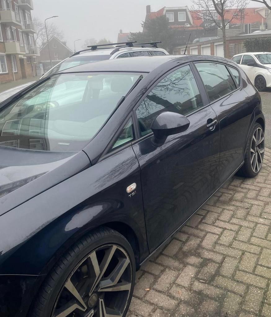 Seat Leon 1.4 TSI 92KW 2011 Zwart, Auto's, Seat, Particulier, Leon, Benzine, B, Hatchback, Handgeschakeld, Geïmporteerd, Zwart