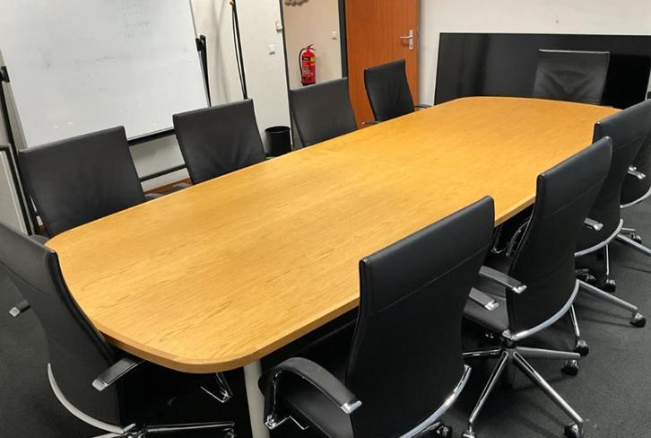 Vergadertafel + 10 luxe Ahrend 350 designer vergaderstoelen, Huis en Inrichting, Stoelen, Zo goed als nieuw, Vijf, Zes of meer stoelen