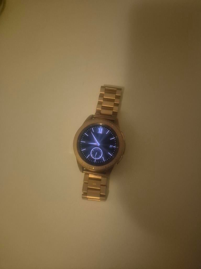 Samsung Galaxy Watch 42mm Roségoud met extra bandjes, Ophalen of Verzenden, Zo goed als nieuw, Samsung, Waterdicht