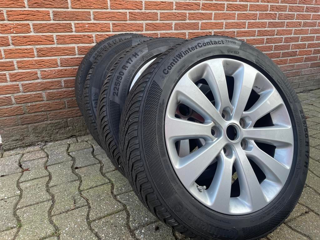 Winterbanden Continental 17 inch 225/50, Ophalen, Gebruikt