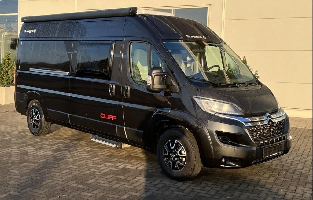 Sunlight Cliff 600 2.2D 103KW 2022, Auto's, Voorwielaandrijving, Euro 6, 4 stoelen, Zwart
