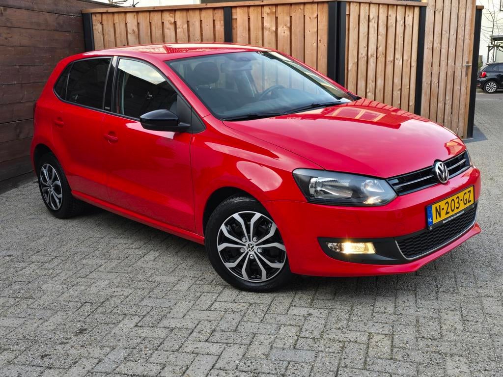 Volkswagen Polo 1.2 51KW/70PK "Style" l Carplay l Navi l NaP, Auto's, Voorwielaandrijving, 967 kg, 40 €/maand, 4 cilinders