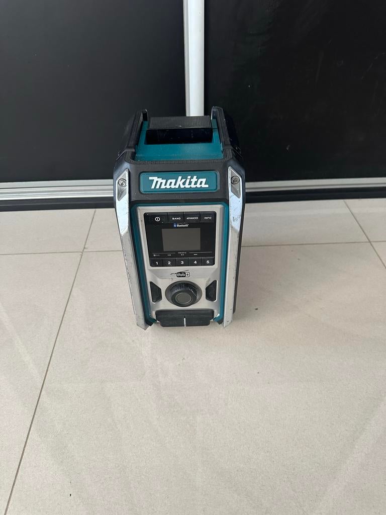 Defecte Makita bouwradio DMR115 - Voor onderdelen/reparatie, Ophalen of Verzenden, Gebruikt