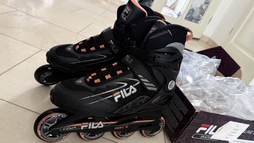 Dames skeelers maat 40 Nooit gebruikt!, Sport en Fitness, Skeelers, Nieuw, Inline skates 4 wielen, Dames, Ophalen