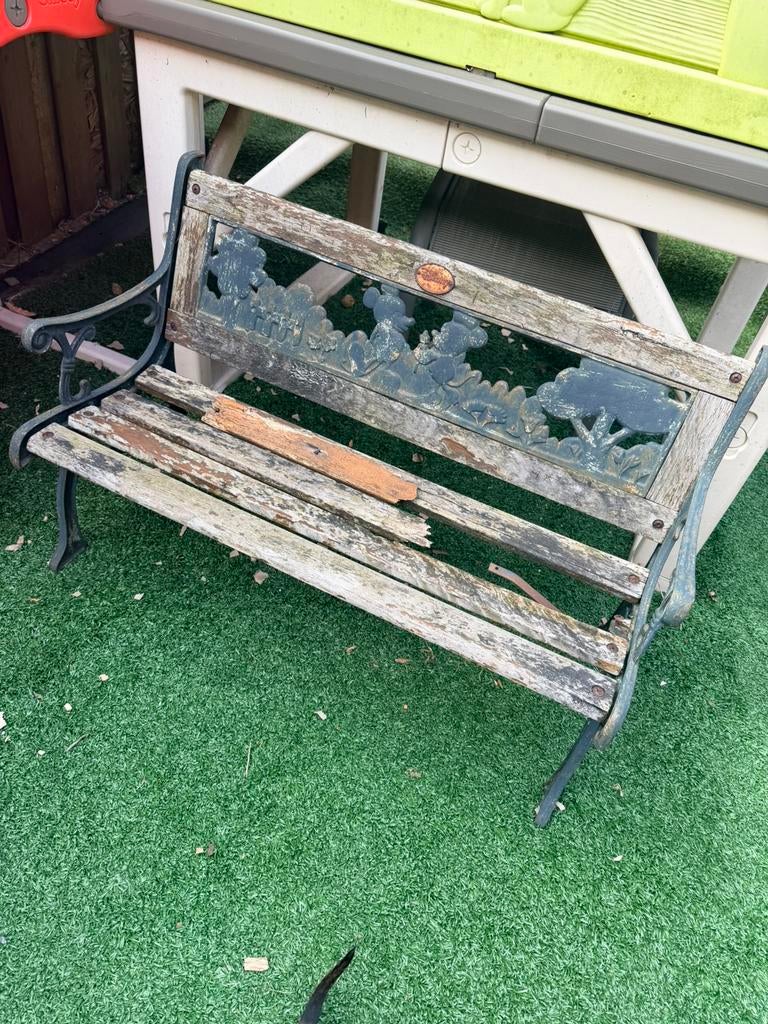 Gietijzeren disney kinderbankje echt zwaar!, Tuin en Terras, Ophalen of Verzenden, Zo goed als nieuw, Metaal