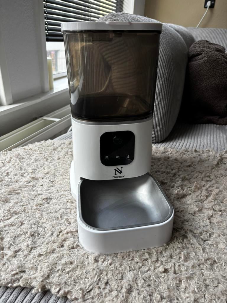 Nuvance automatische voerbak, Ophalen, Automatisch, Zo goed als nieuw