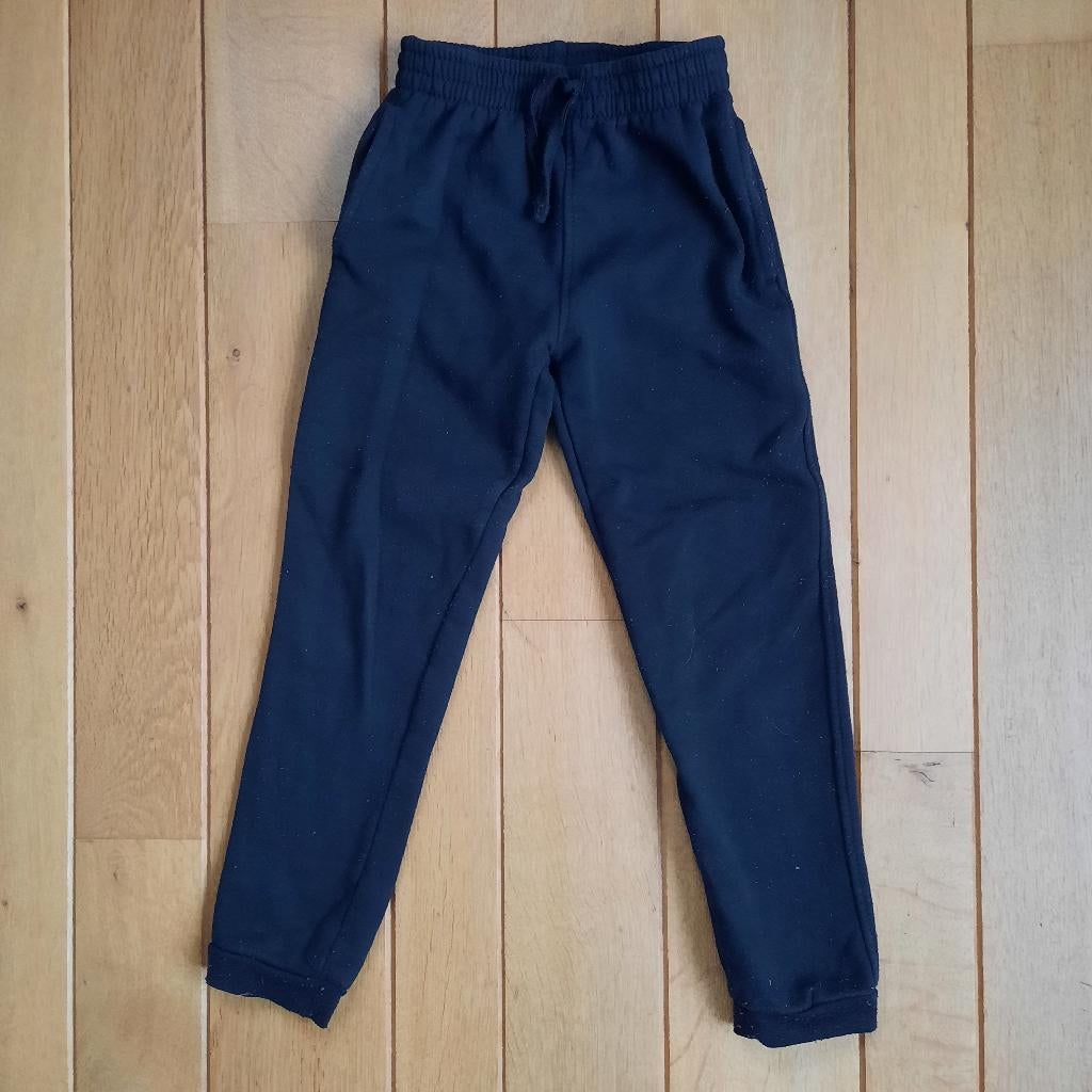 Joggingbroek zwart 122/128, Kinderen en Baby's, Kinderkleding | Maat 122, Ophalen of Verzenden, Gebruikt, Jongen, Broek
