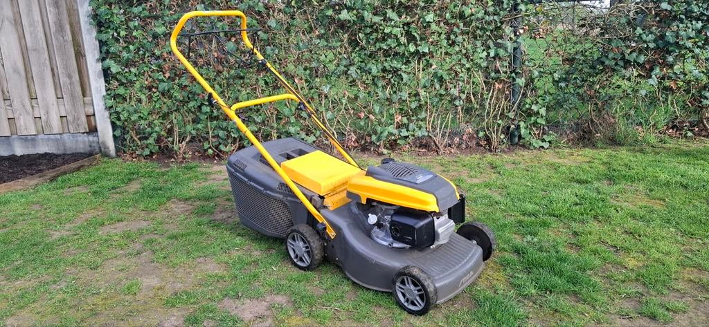 Stiga Collector 46 SH motor grasmaaier met rijfunctie., Ophalen