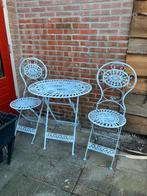 Twee gietijzeren stoeltjes en tafeltje tuin meubels, Tuin en Terras, Tuinsets en Loungesets, 2 zitplaatsen, Overige materialen