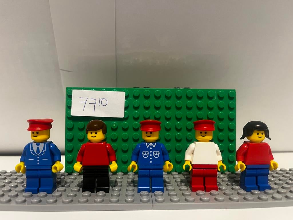 Minifiguren uit de set 7710, Ophalen of Verzenden, Zo goed als nieuw