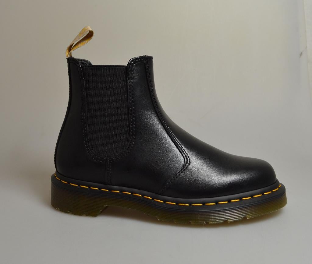dr martens 2976 vegan zwart maat 36,37,38,39,40,41,42,44,45, Kleding | Dames, Schoenen, Zwart, Lage of Enkellaarzen, Nieuw, Ophalen of Verzenden