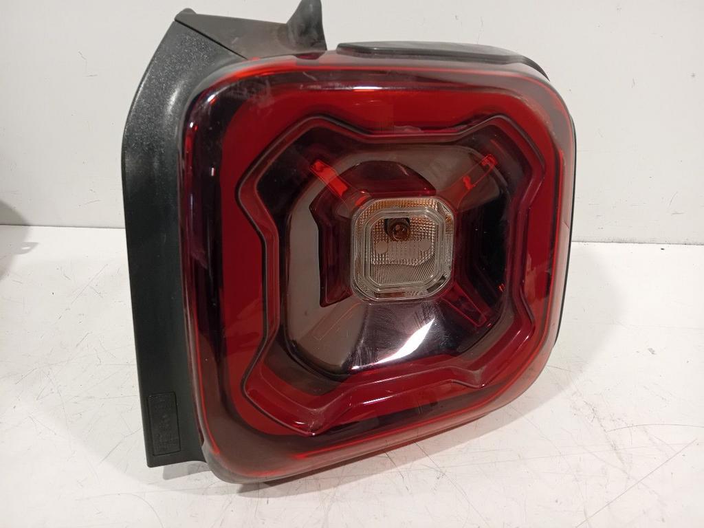 Achterlicht carrosserie rechts Jeep Renegade, Jeep, Onderdelen@venauto.nl, Van der Ven Autorecycling B.V., Gebruikt