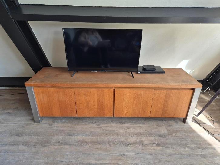 TV Meubel GRATIS massief hout 200 cm 4 deuren, Huis en Inrichting, Kasten | Televisiemeubels, Gebruikt, Minder dan 100 cm, 150 tot 200 cm