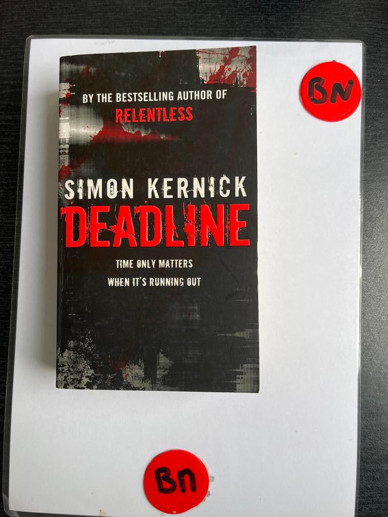 Deadline - Simon Kernick (Thriller), Boeken, Ophalen of Verzenden, Zo goed als nieuw, Europa overig