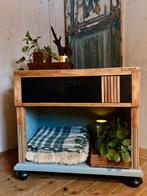 Tof Scandinavisch vintage 1950’s pinewood platenkast kast, Gebruikt, Met lade(s), Grenenhout, 25 tot 50 cm