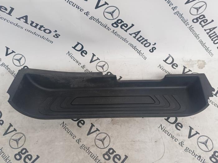 Voorinstap links van een Mercedes Vito, Auto-onderdelen, Gebruikt, -, Ophalen of Verzenden, -