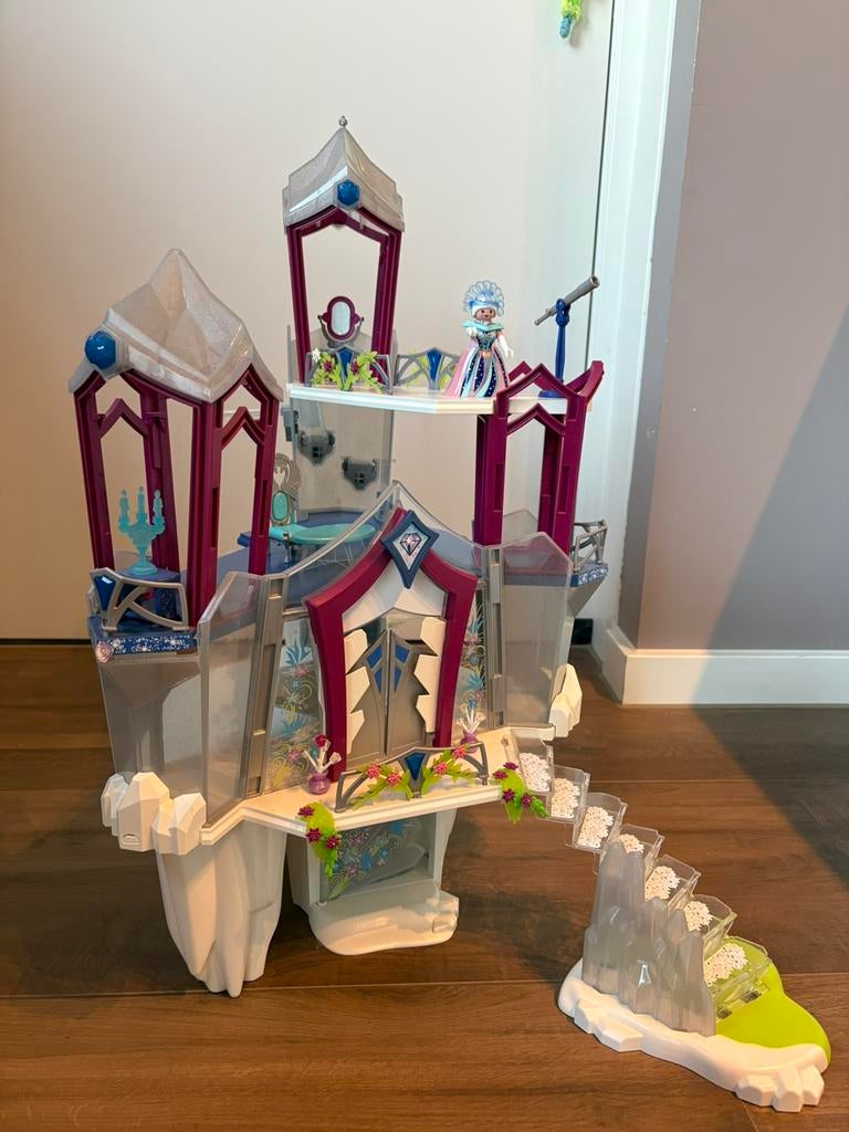 Playmobil 9469 groot ijspaleis licht en wat accessoires, Kinderen en Baby's, Speelgoed | Playmobil, Ophalen, Zo goed als nieuw