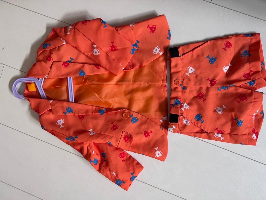 Koningsdag tenue maat 104, Kinderen en Baby's, Carnavalskleding en Verkleedspullen, Ophalen of Verzenden, Zo goed als nieuw, 104 of kleiner