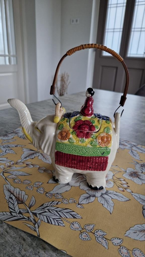Banko ware olifant ,japanse theepot ,vintage., Antiek en Kunst, Antiek | Porselein, Ophalen of Verzenden