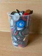 Verzameling van diverse bierdoppen in beker, Ophalen of Verzenden, Gebruikt