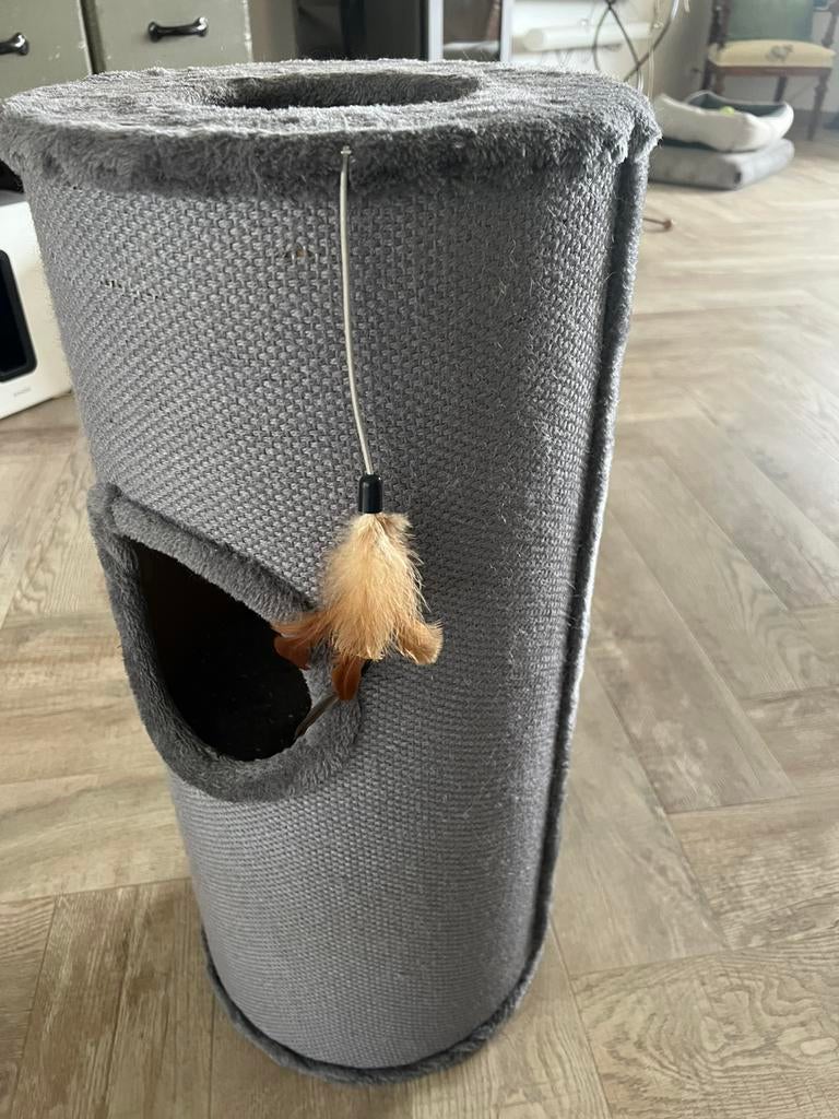 Kattenkrabpaal / slaapplek/ speeltunnel., Ophalen, Zo goed als nieuw