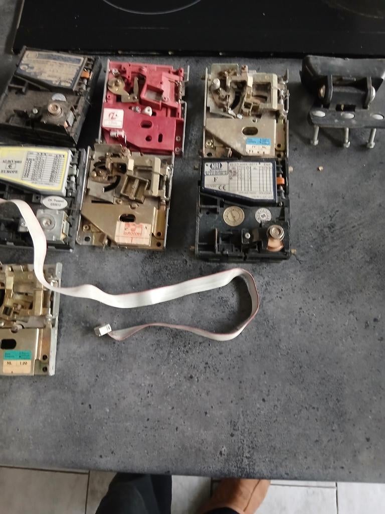 7 stuks muntproof plus een asbak tbv arcadez of flipperkaste, Ophalen of Verzenden