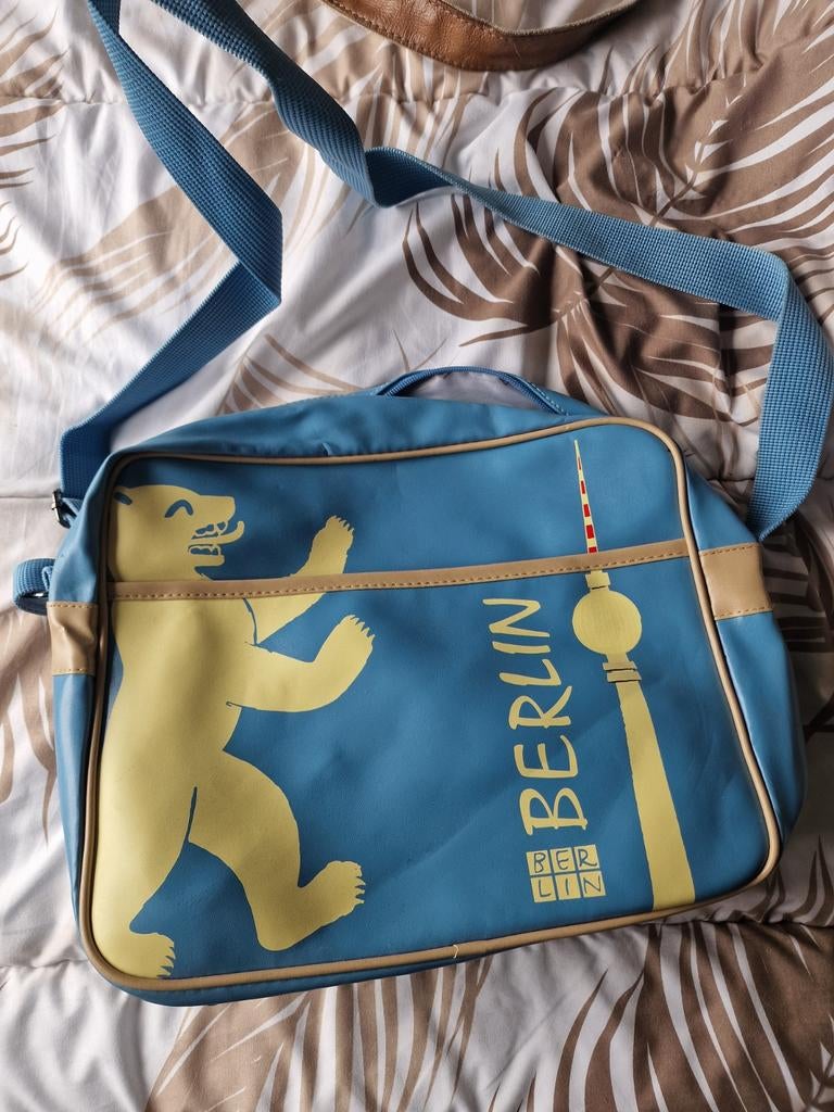 Berlin schoudertas, Ophalen of Verzenden, Zo goed als nieuw, Blauw