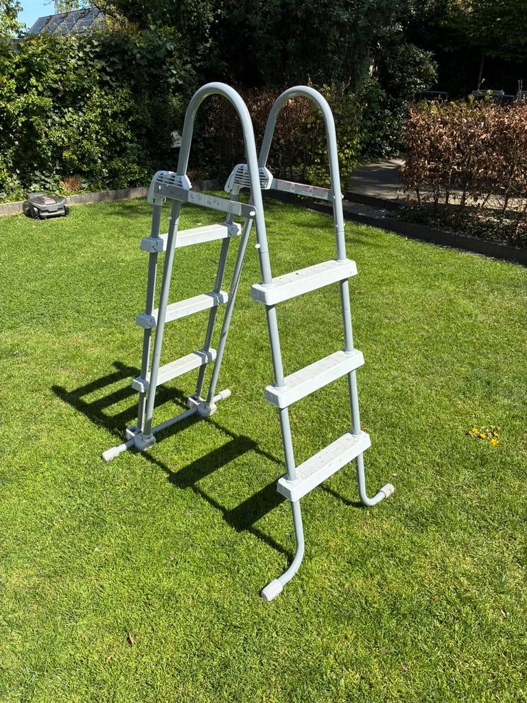 Zwembadtrap te koop, Tuin en Terras, Zwembad-toebehoren, Ophalen, Zo goed als nieuw, Ladder