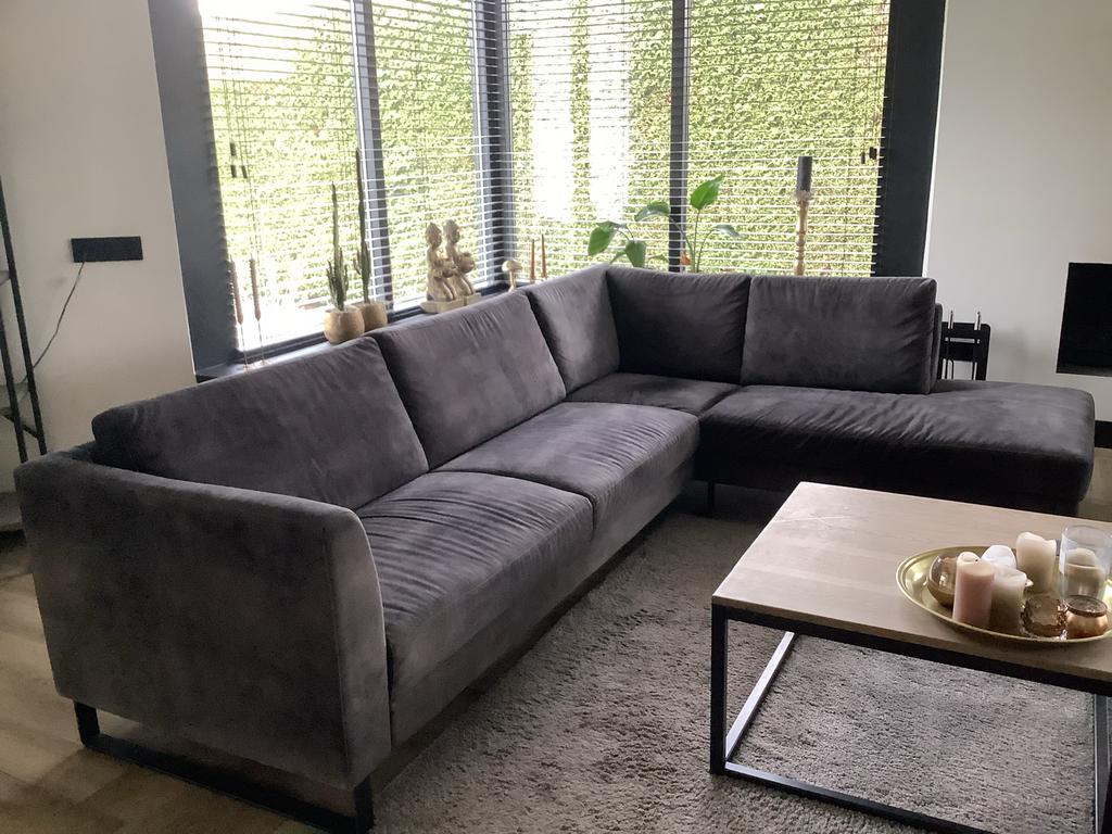 Hoekbank antraciet veloersstof, Ophalen, 250 tot 300 cm, Gebruikt, Minder dan 75 cm