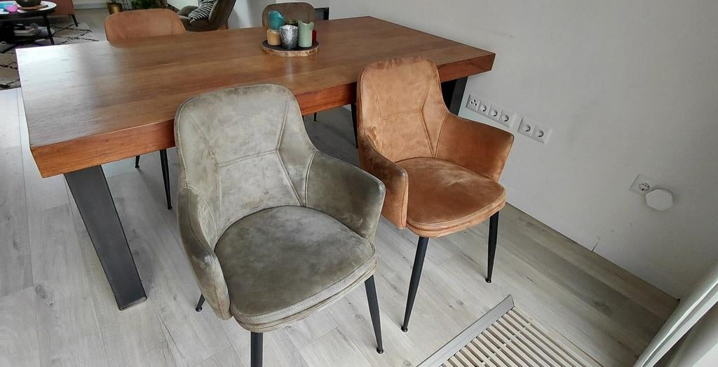 TE KOOP 4 EETKAMERSTOELEN (MOET ZSM WEG), Huis en Inrichting, Ophalen, Bruin