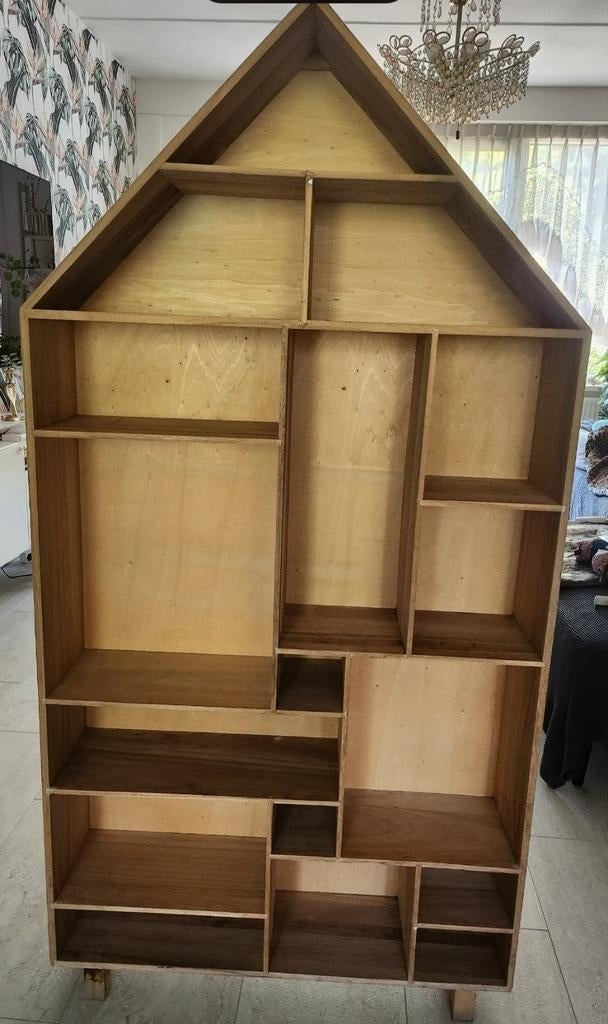 Houten Huisvormige Boekenkast / Displayrek (Xenos), Ophalen