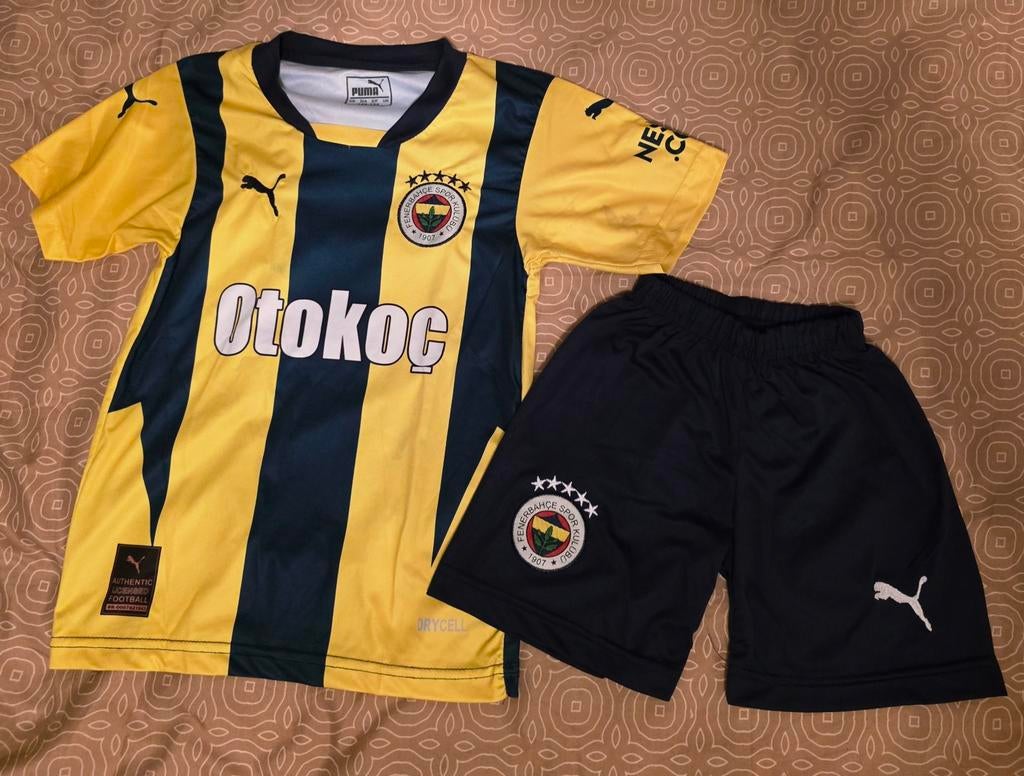 Tenue Fenerbahçe maat 128!, Maat XS of kleiner, Ophalen of Verzenden, Zo goed als nieuw, Shirt