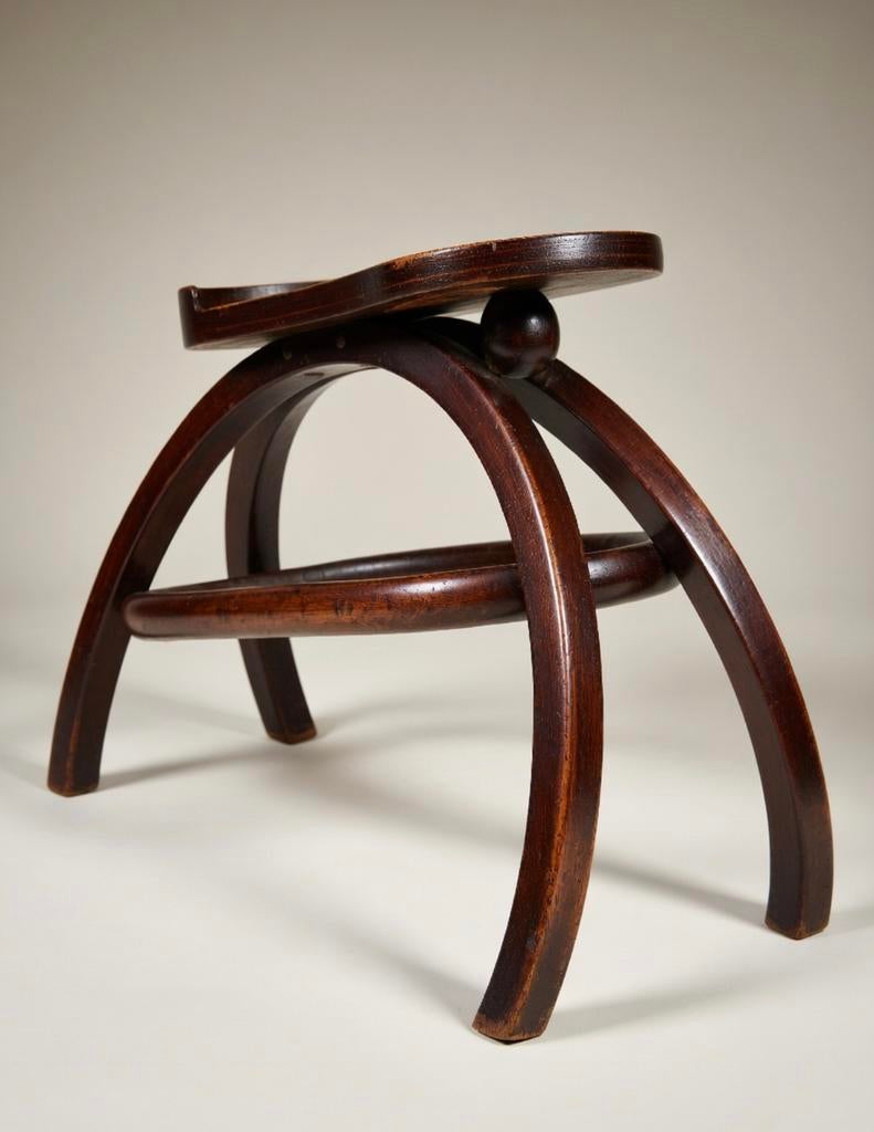 Antiek Thonet Schoenpoetskrukje - Jugendstil (ca. 1907), Ophalen of Verzenden