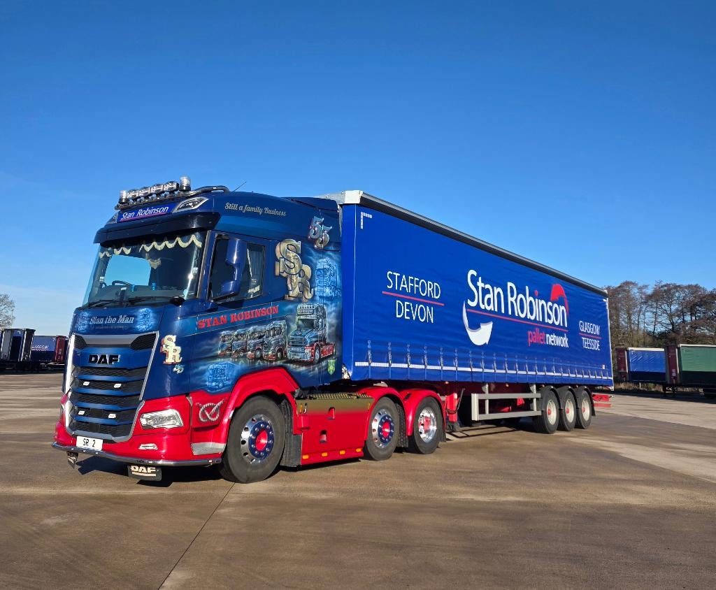 TEKNO DAF XF 6X2 SCHUIFZEILEN OPLEGGER STAN ROBINSON, Hobby en Vrije tijd, Modelauto's | 1:50, Ophalen of Verzenden, Nieuw, Bus of Vrachtwagen