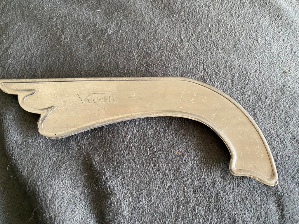 Vedette. Oud Fiets kettingkast kapje. Aluminium. Zie foto’s., Fietsen en Brommers, Fietsen | Oldtimers, Ophalen of Verzenden, Vedette