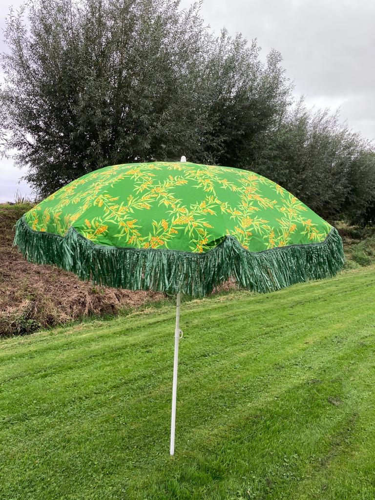 Vintage parasol met prikstok, Tuin en Terras, Parasols, Zo goed als nieuw, 1 tot 2 meter, Verstelbaar, Ophalen