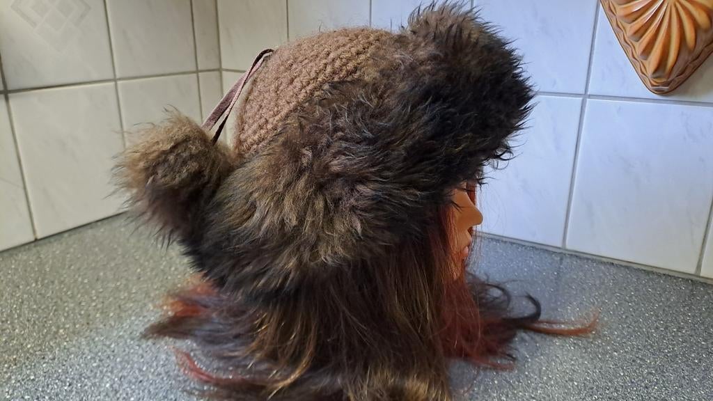 Vintage muts Maison de Bonneterie Amsterdam., Maat 38/40 (M), Maison de Bonneterie, Ophalen of Verzenden, Zo goed als nieuw