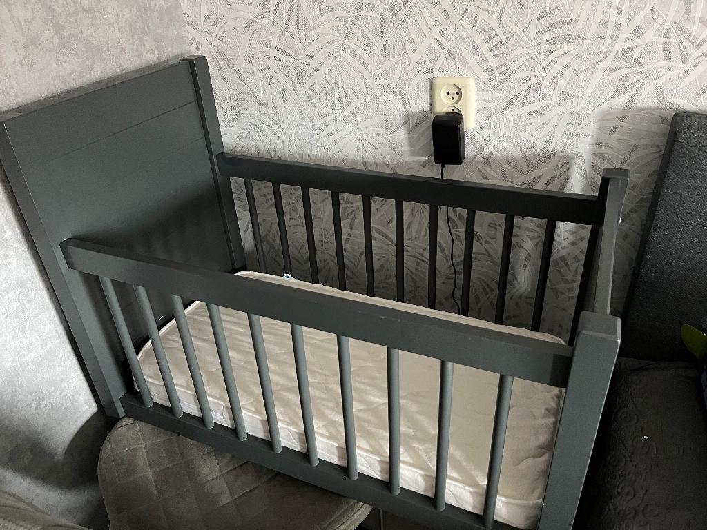 Babyledikant op hoge poten, Ophalen, Gebruikt, Minder dan 140 cm, Matras