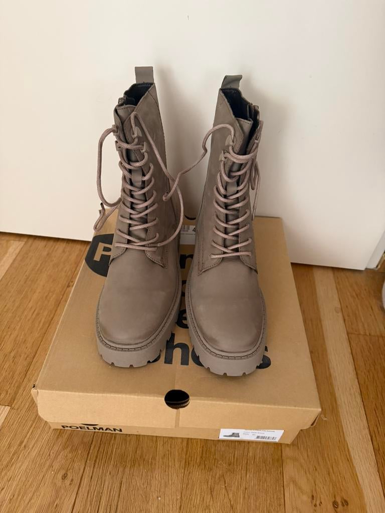 PS Poelman veterboots suede taupe maat 41, Ophalen of Verzenden, Zo goed als nieuw, Zwart, Sneakers of Gympen