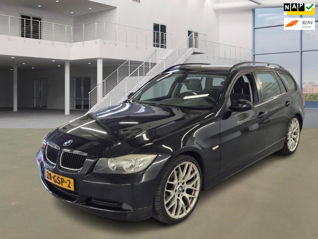 BMW 3-serie Touring 320i Business Line, Auto's, BMW, Achterwielaandrijving, 4 cilinders, Zwart, Origineel Nederlands