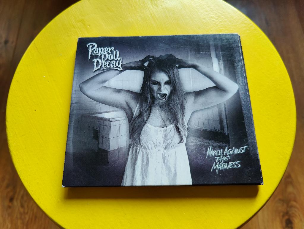 Paper Doll Decay - March against the madness - Gesigneerd, Ophalen of Verzenden, Zo goed als nieuw