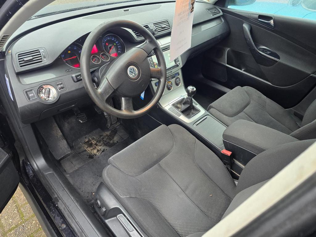 Volkswagen Passat 2.0 FSI (export), 730 kg, Gebruikt, 4 cilinders, Zwart