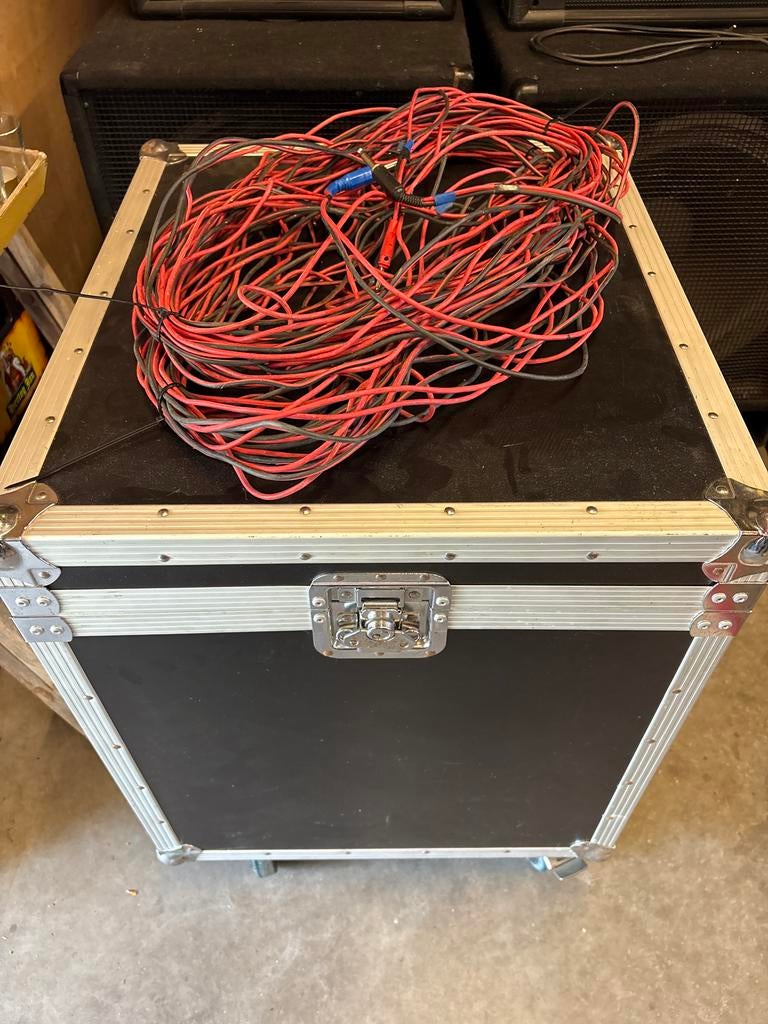 Complete PA-set: JBL model 6290 versterker en Yamaha mixer, Ophalen, Gebruikt, 10 tot 20 kanalen, Microfooningang