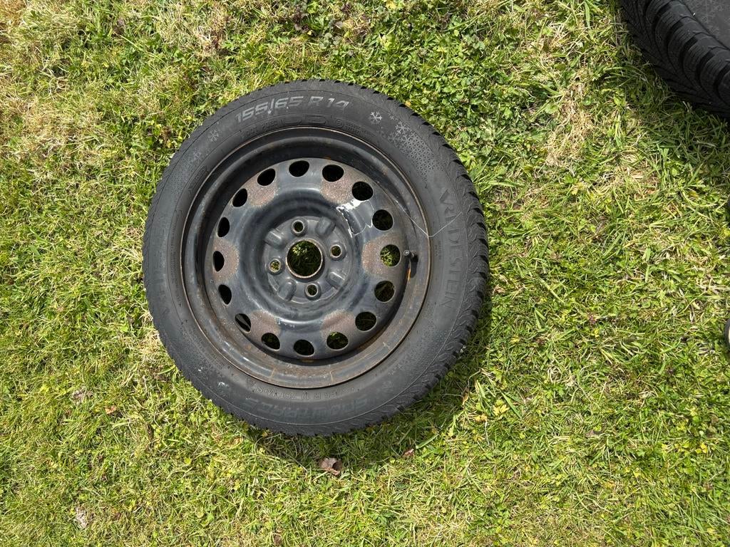 Winterbanden 165/60/14 op stalen velgen ET39 Kia Picanto, Ophalen, 14 inch, Gebruikt, Banden en Velgen