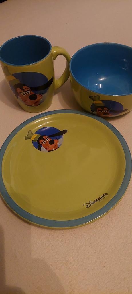 Leuk disney setje kom, bordje en beker met Goofy erop, Ophalen of Verzenden, Zo goed als nieuw, Overige stijlen, Kop(pen) en/of Schotel(s)