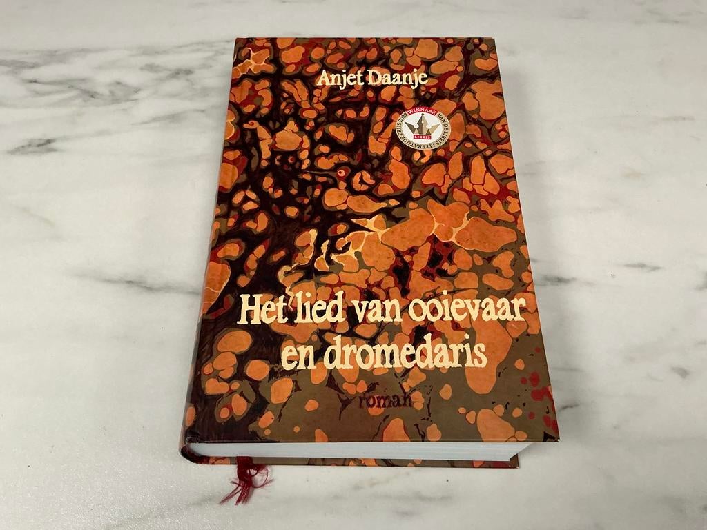 Het lied van ooievaar en dromedaris - Anjet Daanje, Ophalen of Verzenden, Zo goed als nieuw, Nederland