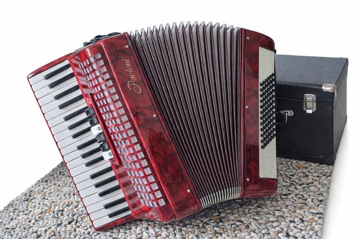 Paoloni accordeon te koop t.e.a.b., Muziek en Instrumenten, Accordeons, Gebruikt, Toetsaccordeon, 72-bas, Overige merken, Met koffer