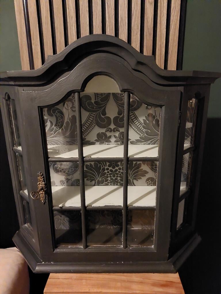 Brocant vitrine wandkastje, Ophalen, Gebruikt, Brokant, 50 tot 100 cm