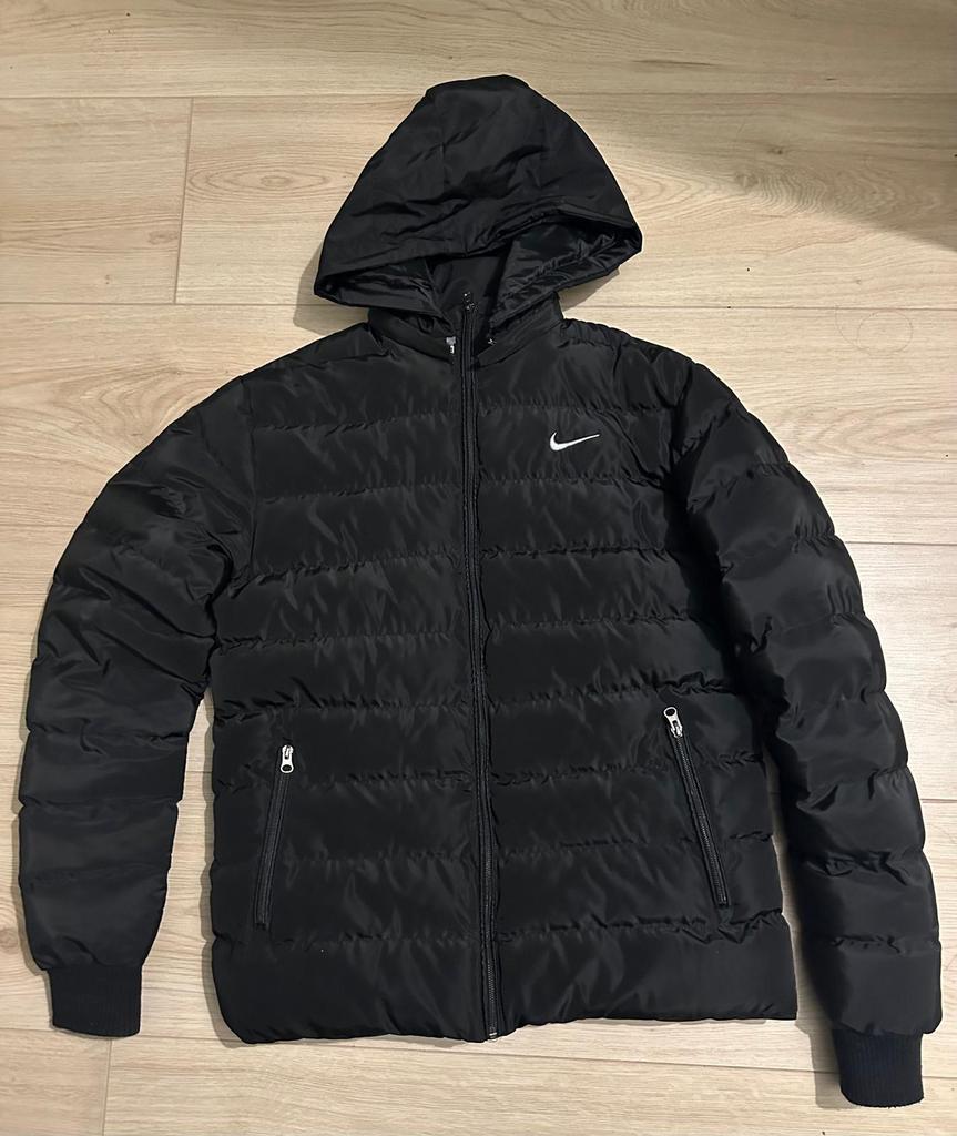 Nike winter/tussen jas Zwart, Ophalen of Verzenden, Zo goed als nieuw, Zwart