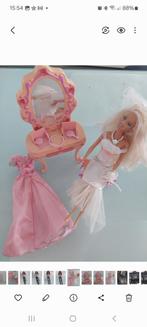 Barbie met kaptafel en extra jurk, Ophalen of Verzenden, Gebruikt, Barbie